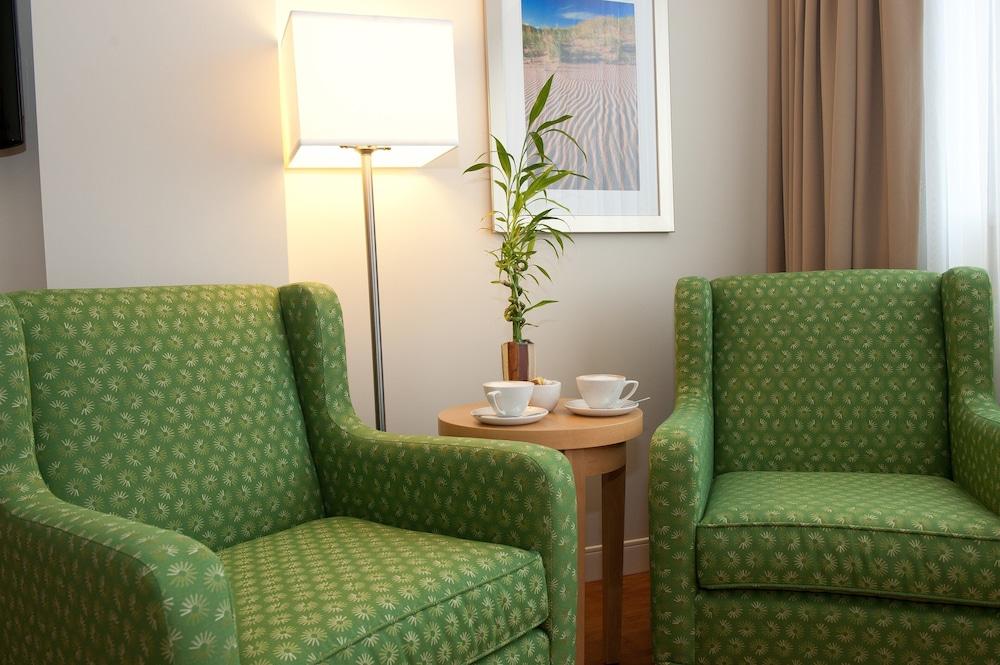The Holman Grand Hotel ชาร์ลอตต์ทาวน์ ภายนอก รูปภาพ
