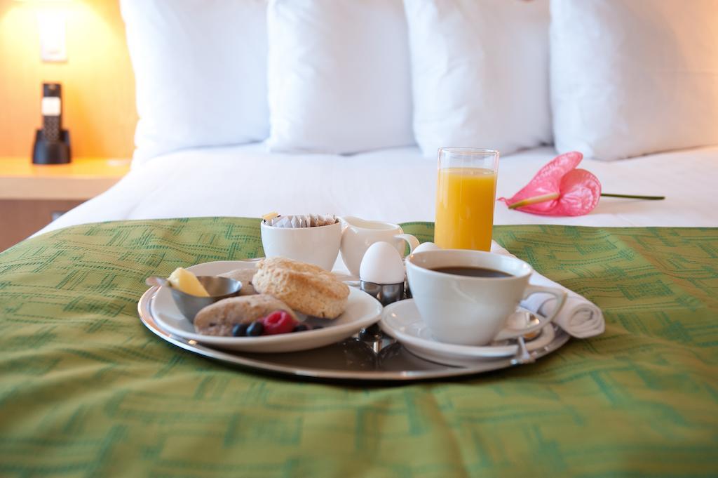 The Holman Grand Hotel ชาร์ลอตต์ทาวน์ ภายนอก รูปภาพ